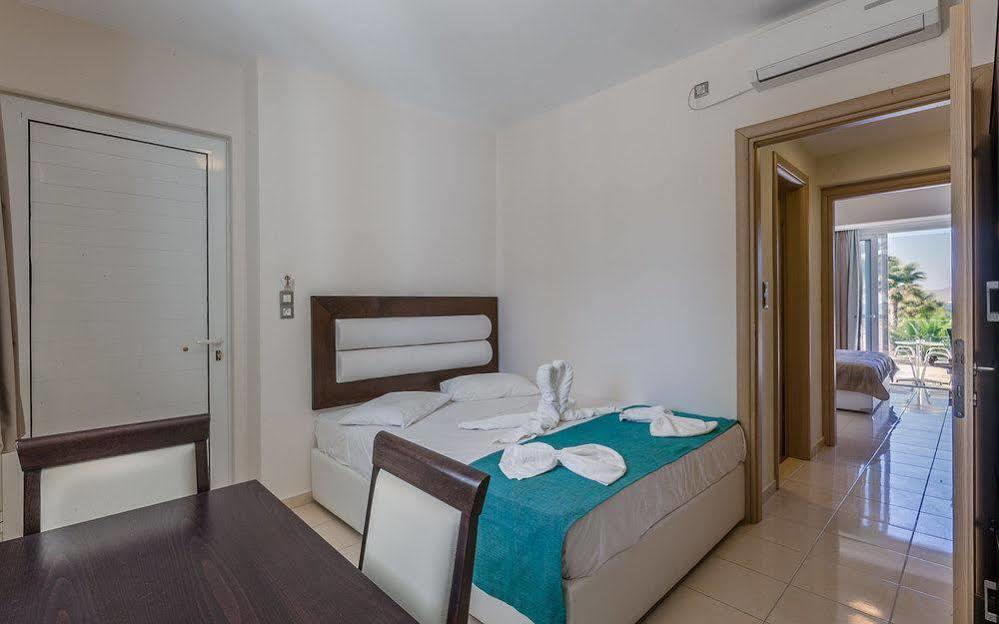 Cavo D' Oro Hotel Мармарі Екстер'єр фото